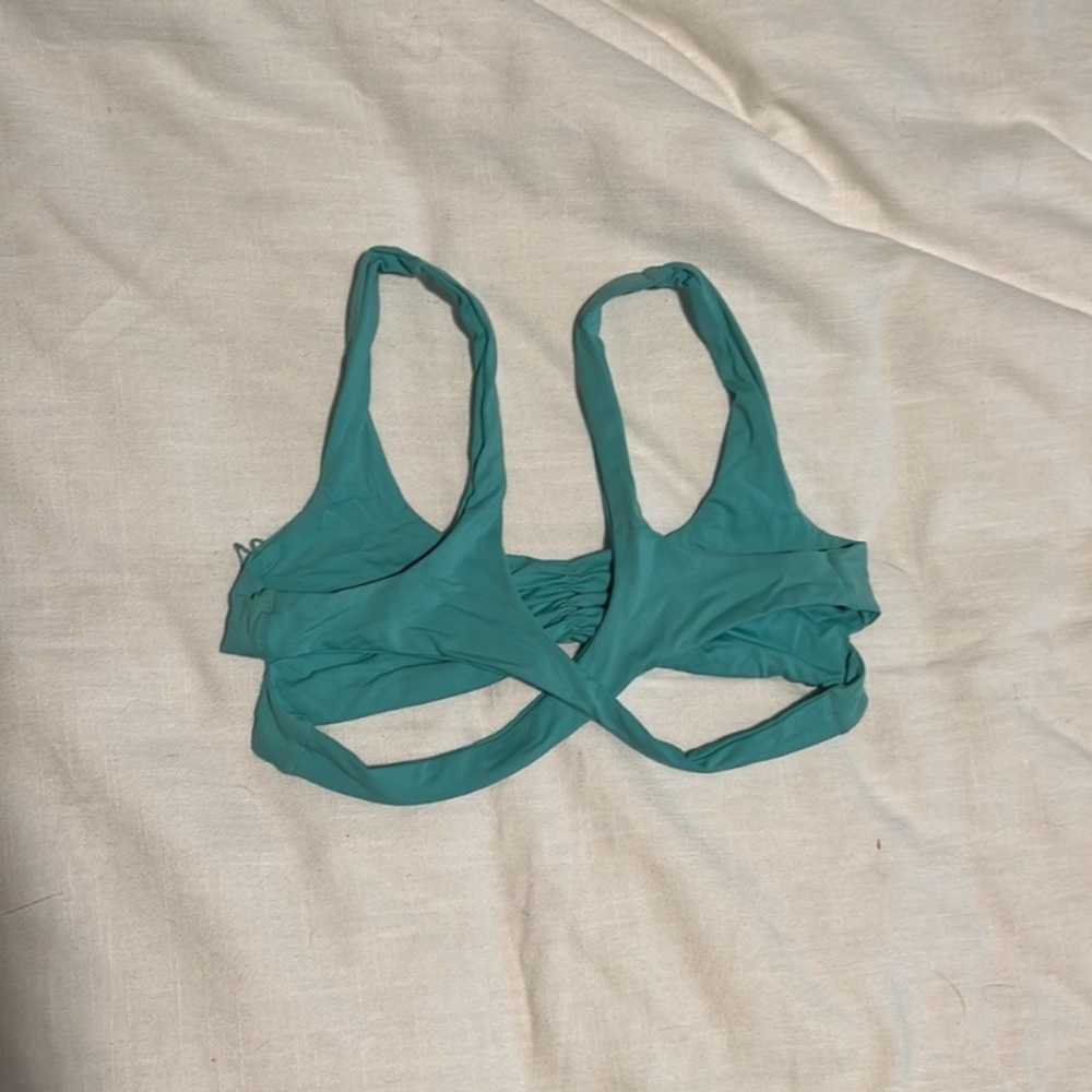 L space bikini top - Picture 4 of 4